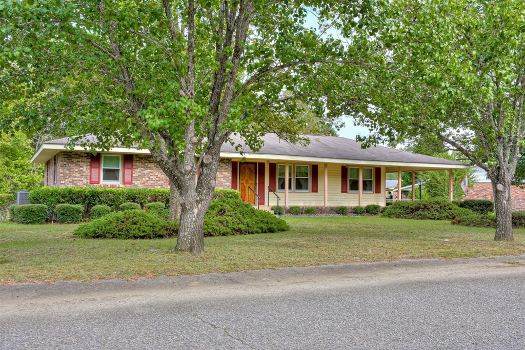 280 Marcia Street Williston, SC 29853 - Photo 3 of 33