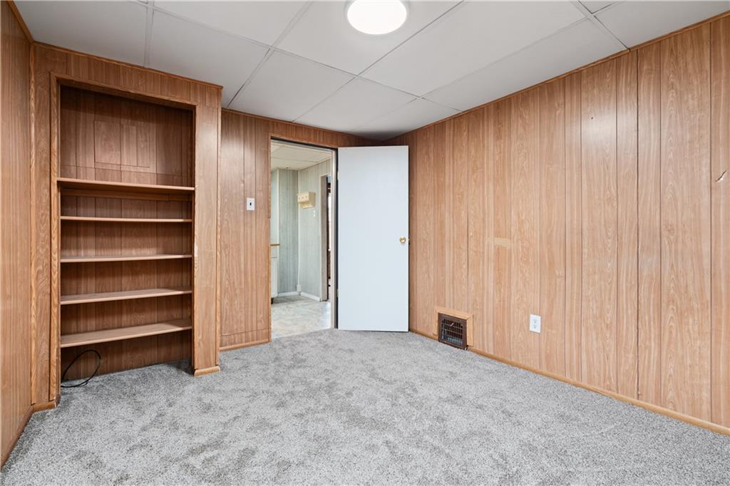 321 2nd Street Freeport, PA 16229 - Photo 11 of 24 a view of an empty room with a window