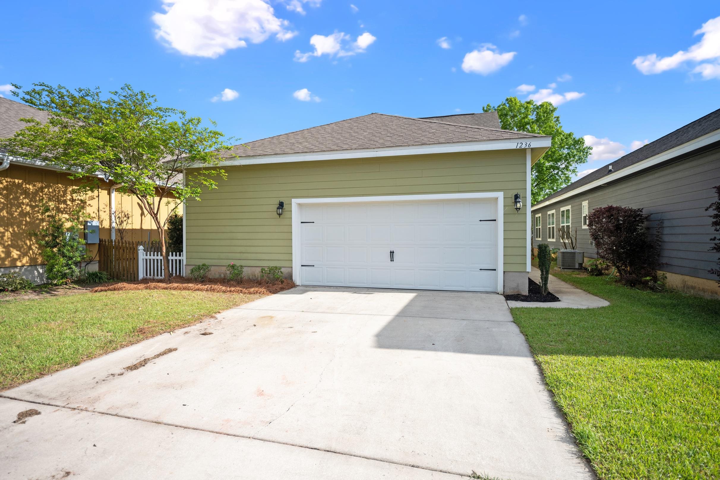 1236 Lavender Lane Foley, AL 36535 - Photo 28 of 36 Garage