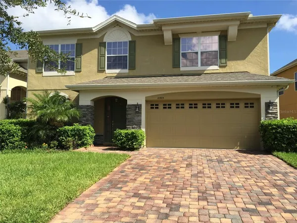 a front view of house with yard