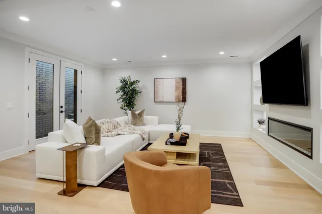 $1,998,000 | 4403 Andes Drive, Fairfax, VA 22030