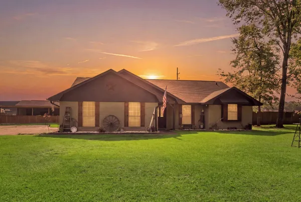 $289,000 | 245 Concord Street, Vidor, TX 77662