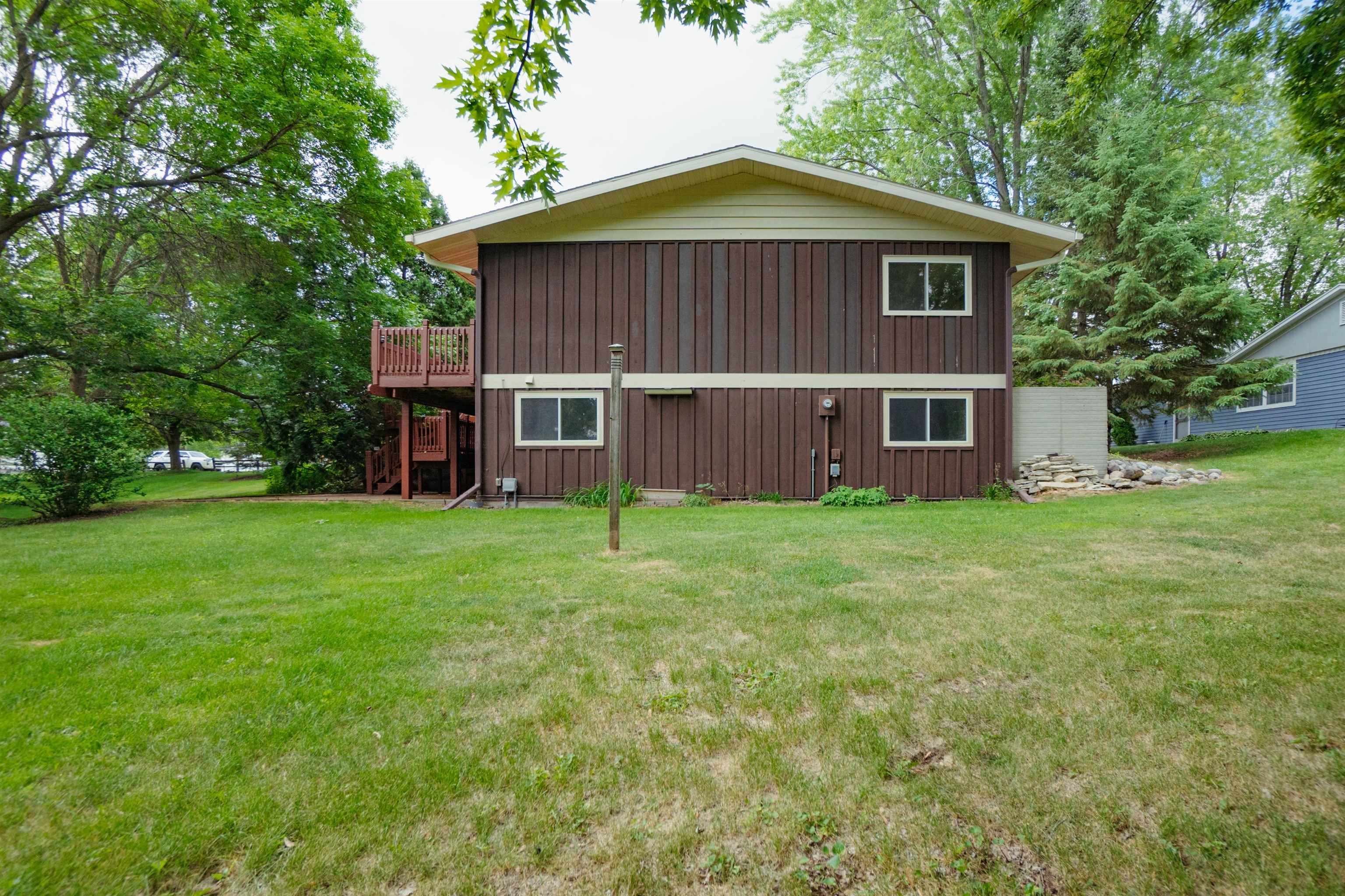 323 Old Pioneer Road Fond du Lac, WI 54935 - Photo 8 of 51
