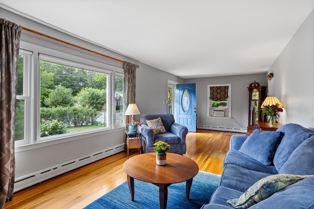 78 North Road Bedford, MA 01730 - Photo 5 of 34 Gallery Image 5