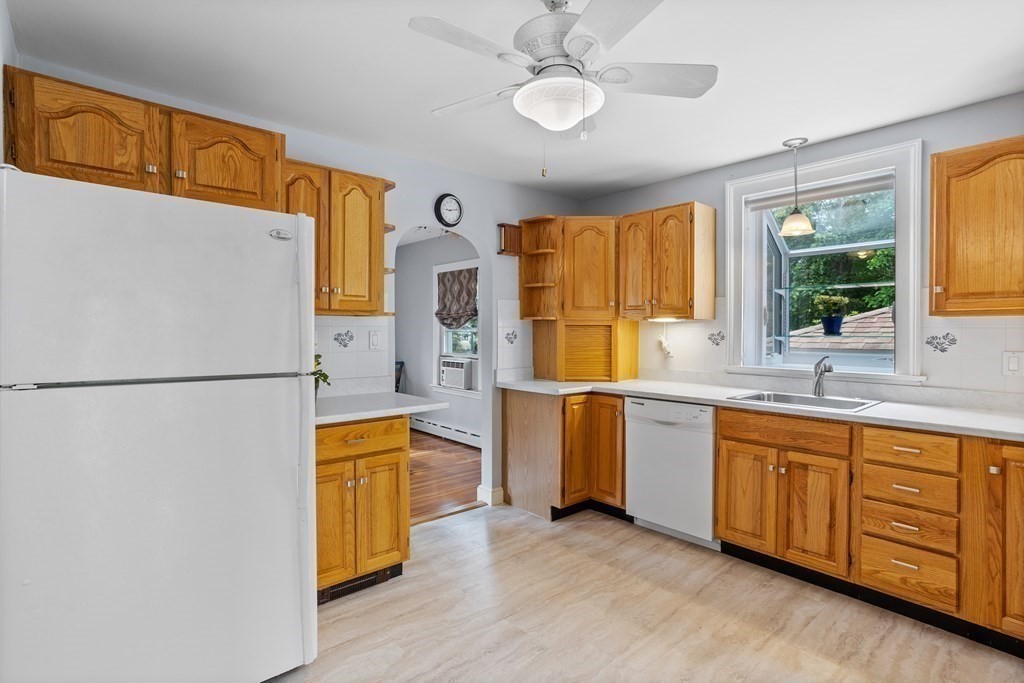78 North Road Bedford, MA 01730 - Photo 8 of 34 Gallery Image 8