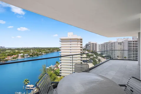 $1,799,000 | 5500 Collins Avenue, Unit 1401, Miami Beach, FL 33140