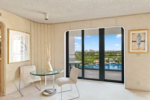 $1,799,000 | 5500 Collins Avenue, Unit 1401, Miami Beach, FL 33140