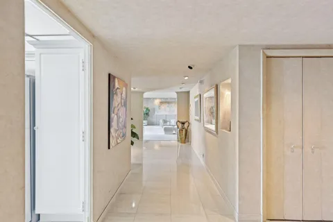 $1,799,000 | 5500 Collins Avenue, Unit 1401, Miami Beach, FL 33140