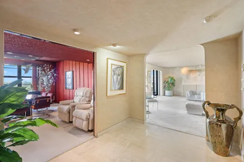 $1,799,000 | 5500 Collins Avenue, Unit 1401, Miami Beach, FL 33140