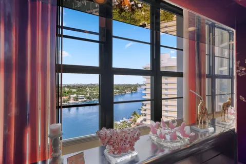 $1,799,000 | 5500 Collins Avenue, Unit 1401, Miami Beach, FL 33140