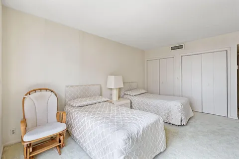 $1,799,000 | 5500 Collins Avenue, Unit 1401, Miami Beach, FL 33140