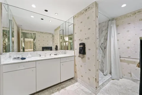 $1,799,000 | 5500 Collins Avenue, Unit 1401, Miami Beach, FL 33140