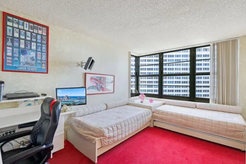 $1,799,000 | 5500 Collins Avenue, Unit 1401, Miami Beach, FL 33140