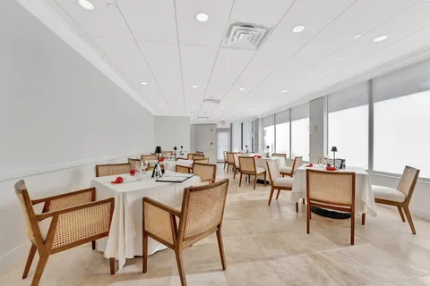 $1,799,000 | 5500 Collins Avenue, Unit 1401, Miami Beach, FL 33140