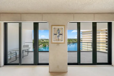 $1,799,000 | 5500 Collins Avenue, Unit 1401, Miami Beach, FL 33140
