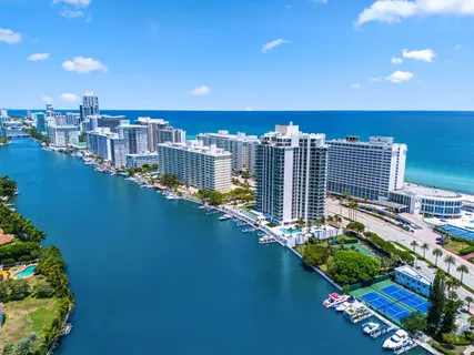 $1,799,000 | 5500 Collins Avenue, Unit 1401, Miami Beach, FL 33140