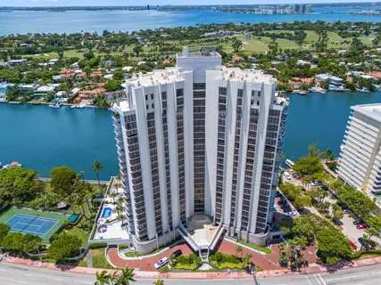$1,799,000 | 5500 Collins Avenue, Unit 1401, Miami Beach, FL 33140