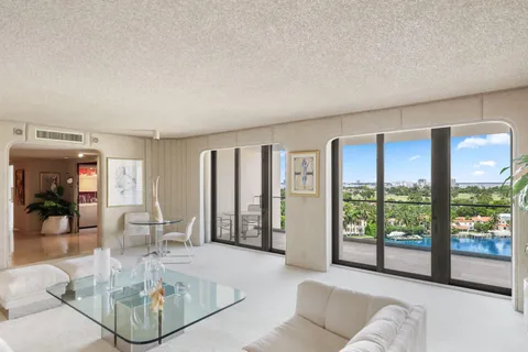 $1,799,000 | 5500 Collins Avenue, Unit 1401, Miami Beach, FL 33140