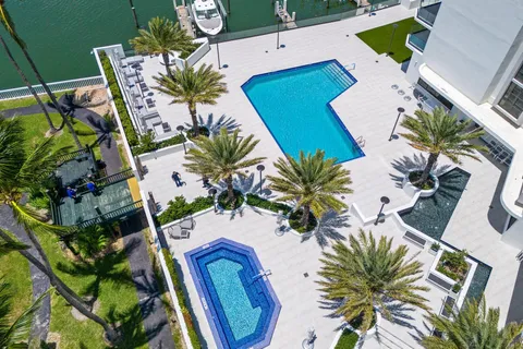 $1,799,000 | 5500 Collins Avenue, Unit 1401, Miami Beach, FL 33140