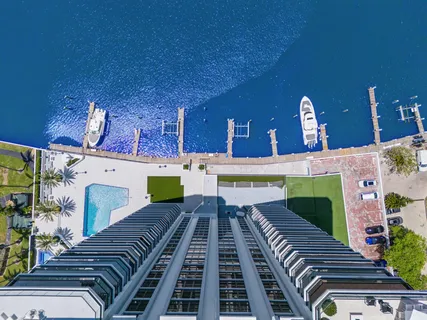 $1,799,000 | 5500 Collins Avenue, Unit 1401, Miami Beach, FL 33140