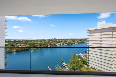 $1,799,000 | 5500 Collins Avenue, Unit 1401, Miami Beach, FL 33140
