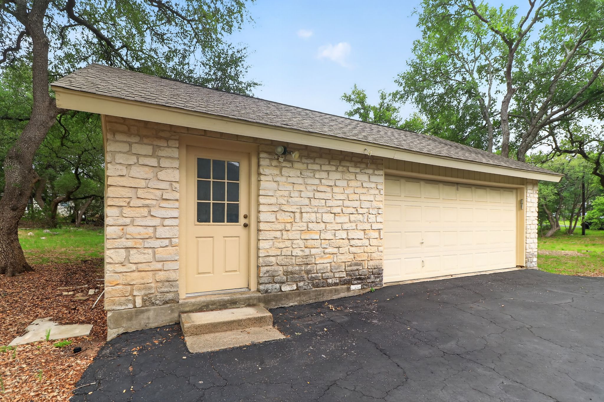 128 Mockingbird Lane Georgetown, TX 78633 - Photo 25 of 32 Detached Garage + Workshop Inside