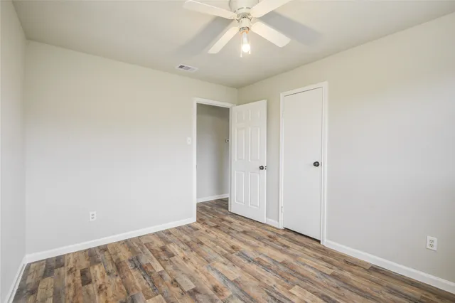 $1,300 | 1602 North Avenue North, Freeport, TX 77541