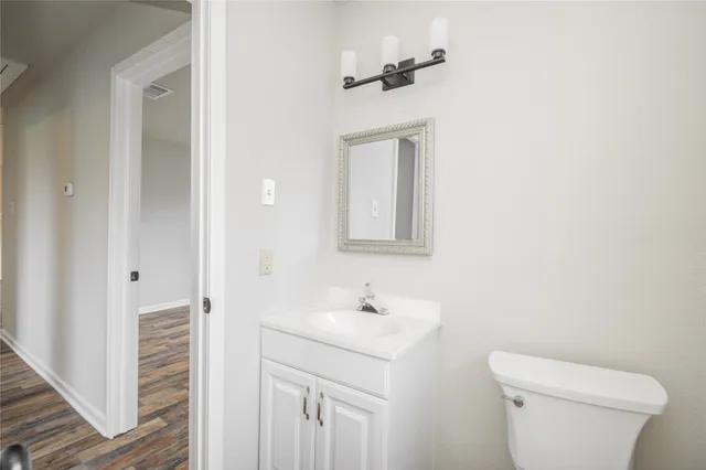 $1,300 | 1602 North Avenue North, Freeport, TX 77541