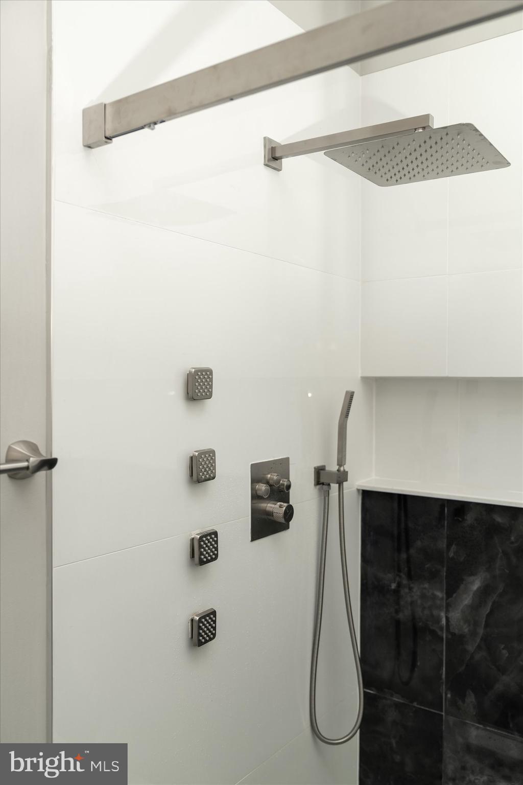 93 Tudor Drive Hamilton, NJ 08690 - Photo 35 of 67 a bathroom with a shower