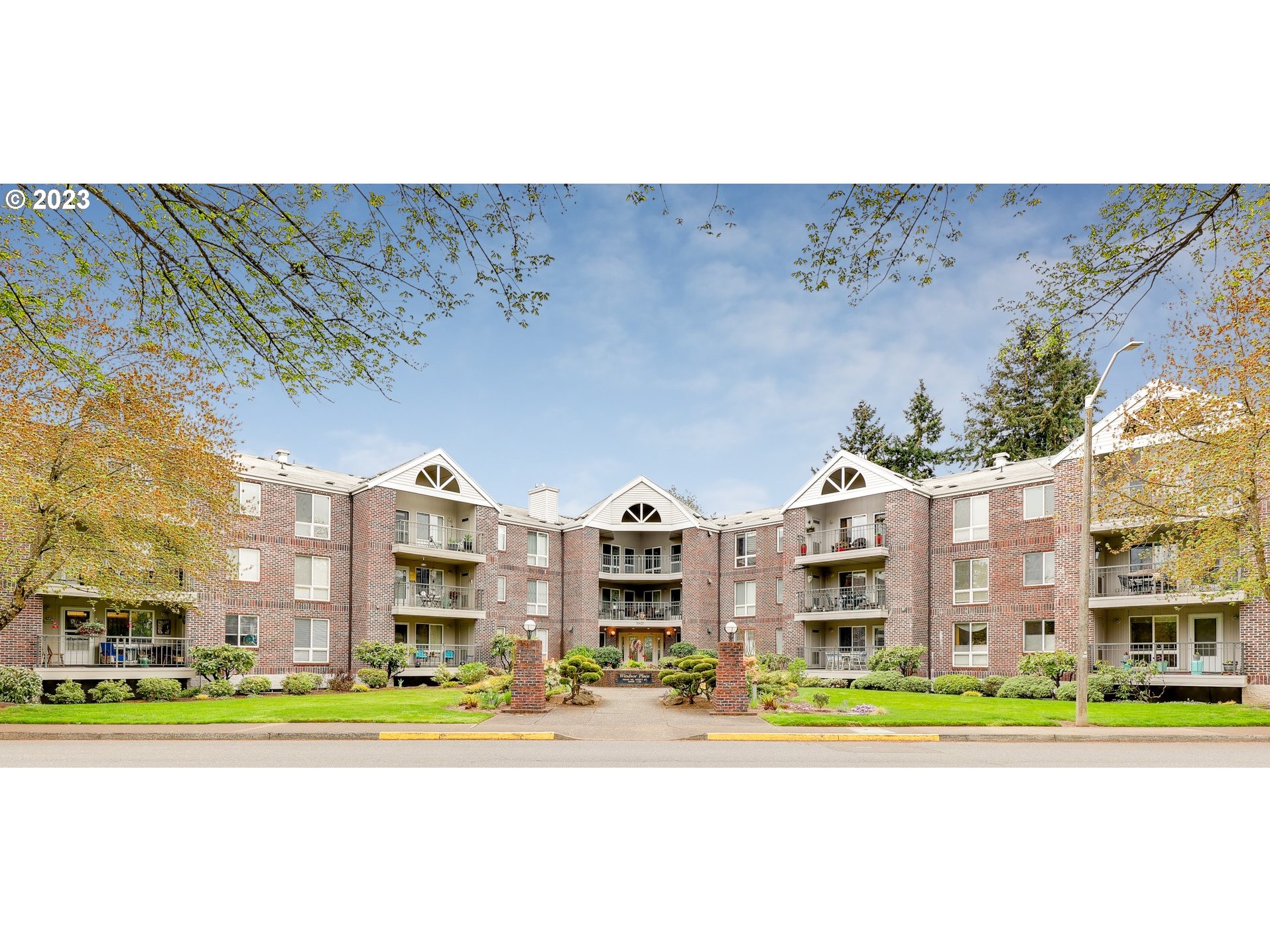 15420 Northeast Knott Street, Unit 19 Portland, OR 97230 - Photo 1 of 29