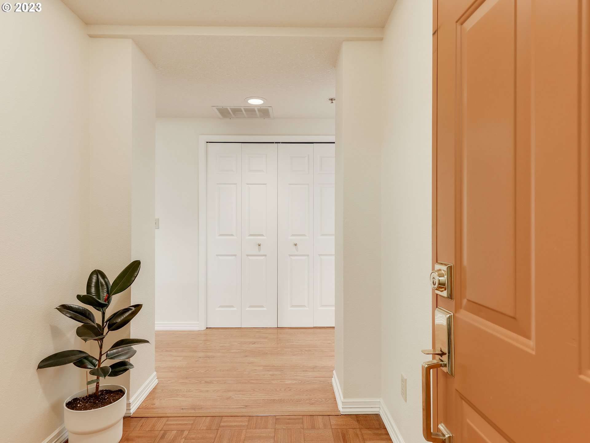 15420 Northeast Knott Street, Unit 19 Portland, OR 97230 - Photo 4 of 29