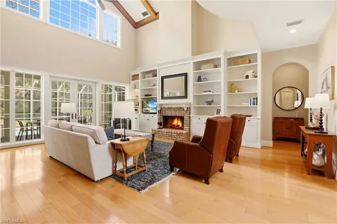 $2,500,000 | 4335 7th Avenue Southwest, Naples, FL 34119