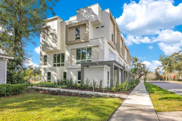 $1,095,000 | 1010 East Robinson Street, Orlando, FL 32801