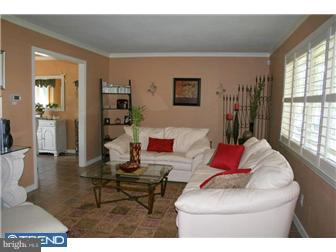 77 Whitehall Road Hamilton, NJ 08690 - Photo 4 of 12 Living Room