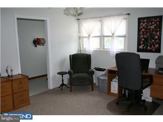 77 Whitehall Road Hamilton, NJ 08690 - Photo 5 of 12 Office / Study