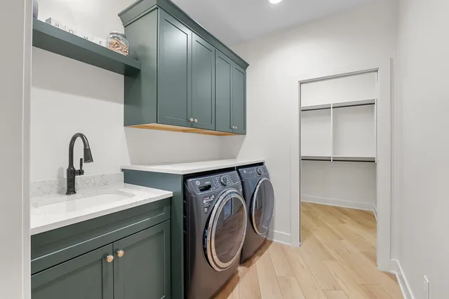 $944,900 | 1385 Eastwind Lane, Fond du Lac, WI 54937