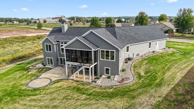 $944,900 | 1385 Eastwind Lane, Fond du Lac, WI 54937