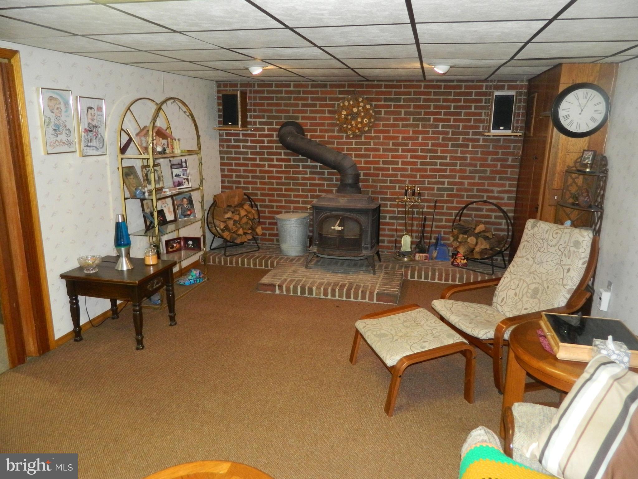 8415 Avery Road Baltimore, MD 21237 - Photo 21 of 26 Family Room