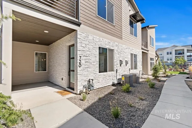$429,880 | 720 South Calhoun Place, Star, ID 83669