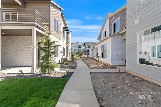 $429,880 | 720 South Calhoun Place, Star, ID 83669