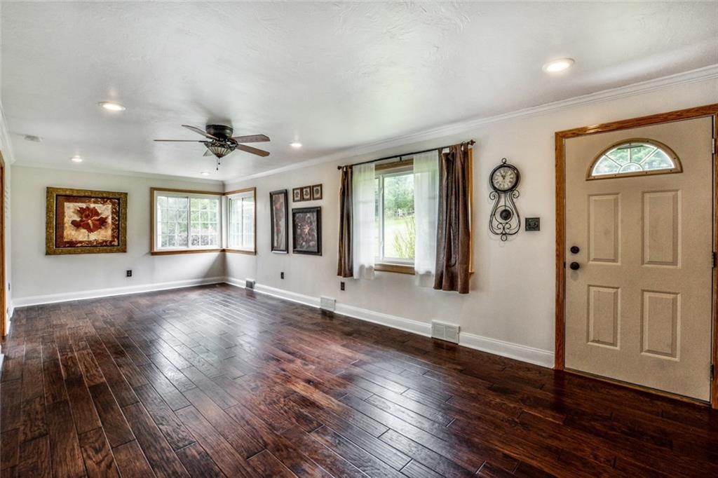 539 Steiner Bridge Road Valencia, PA 16059 - Photo 8 of 25