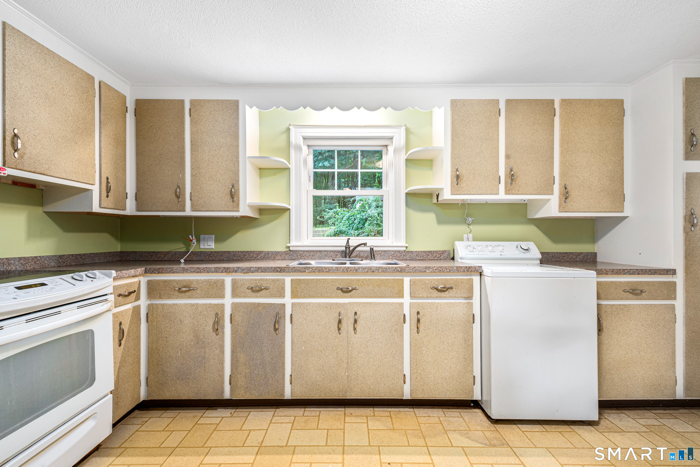 3 Edwards Road Portland, CT 06480 - Photo 8 of 18 Gallery Image 8
