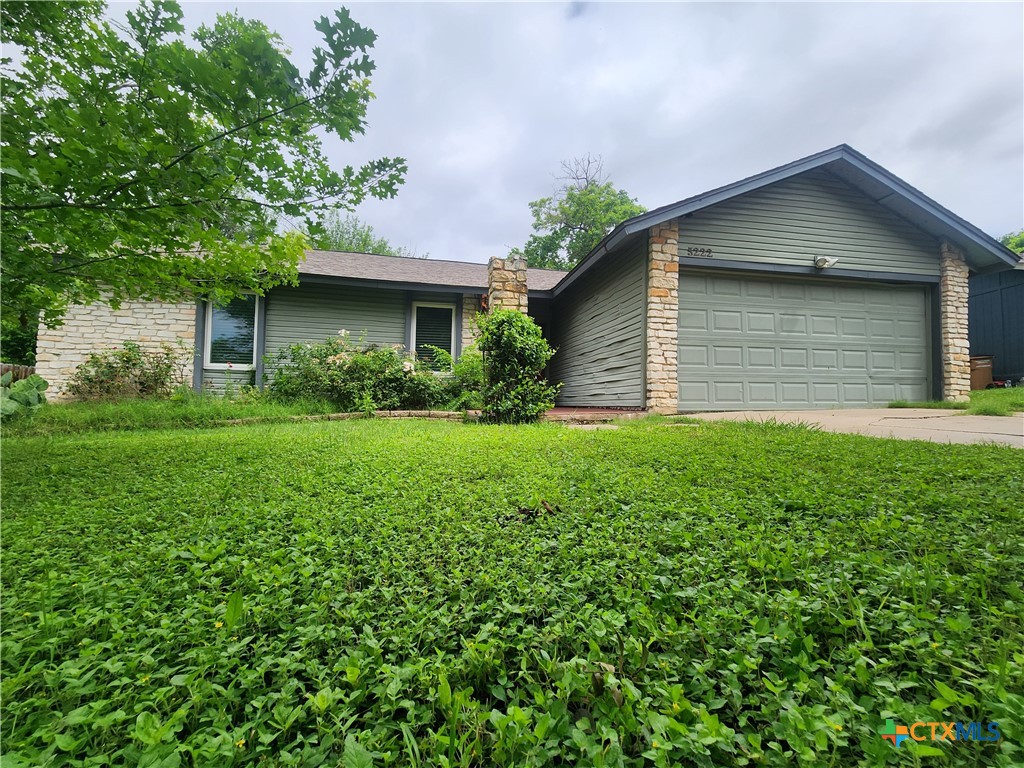5222 Pine Place Austin, TX 78744 - Photo 2 of 21