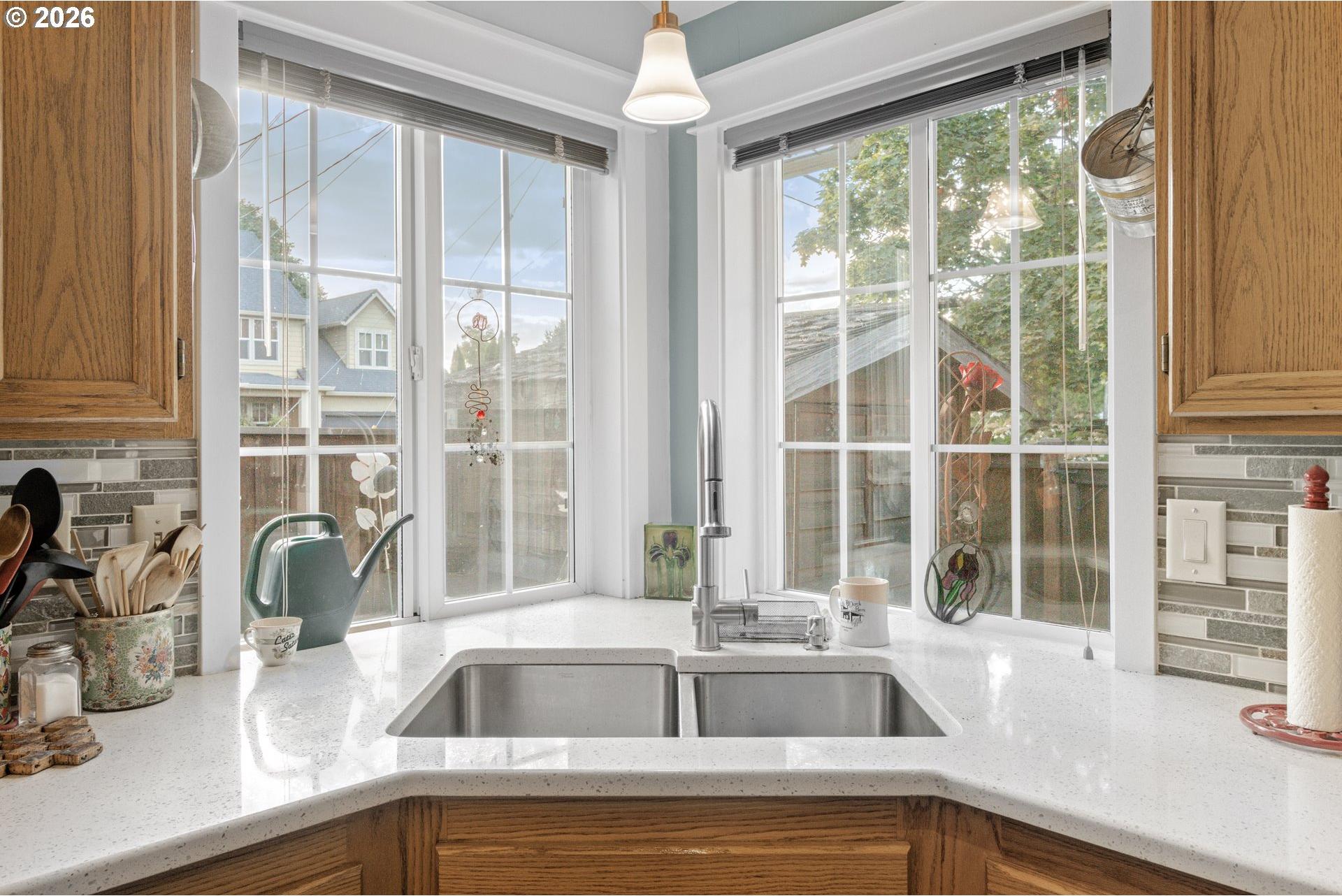 1415 Gilham Road Eugene, OR 97401 - Photo 15 of 36 Kitchen
