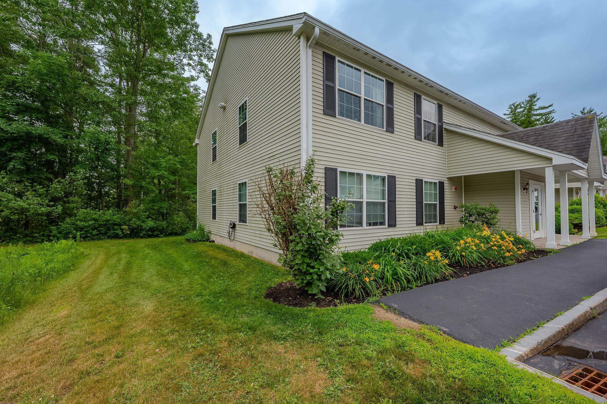 15 Tampa Drive, Unit C Rochester, NH 03867 - Photo 2 of 25