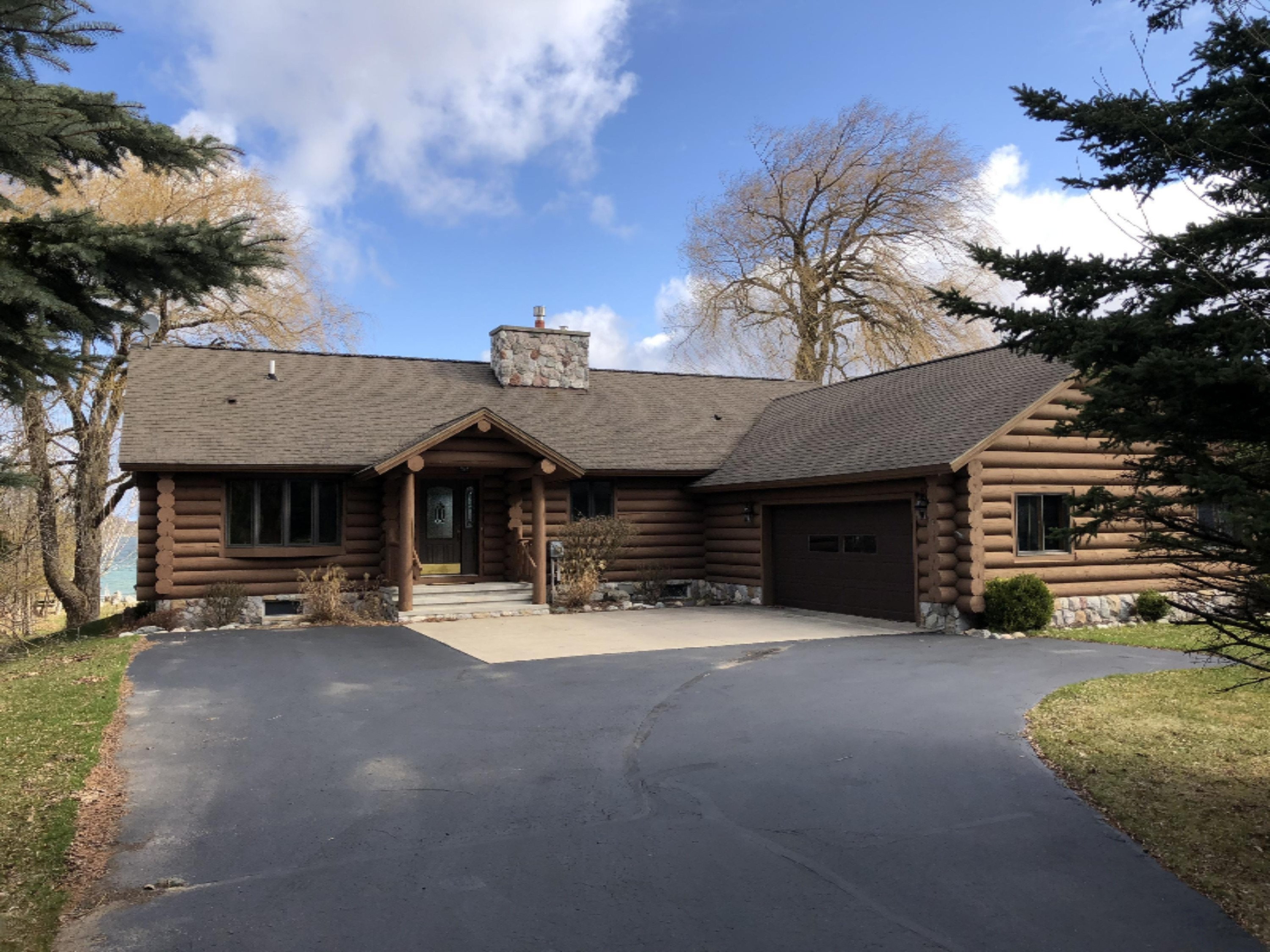 2536 Crescent Beach Road Manistee, MI 49660 - Photo 3 of 55 2-Car Attached Garage
