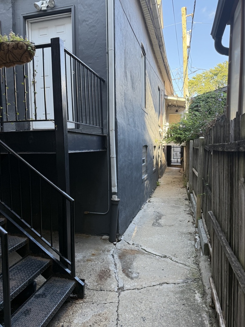 827 North Fairfield Avenue Chicago, IL 60622 - Photo 4 of 55