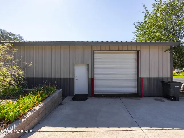 a view of a garage