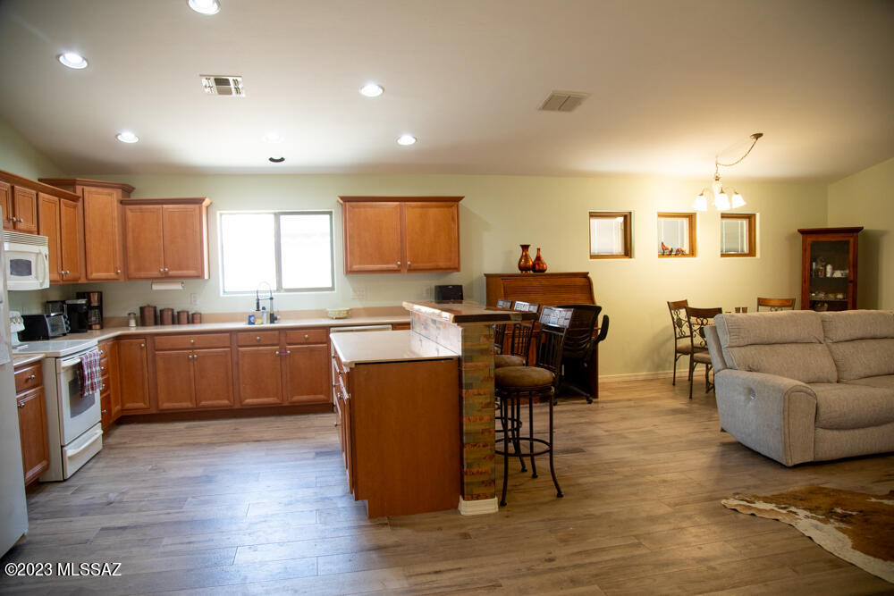 561 South Stone Bench Road Vail, AZ 85641 - Photo 9 of 35 Gallery Image 9
