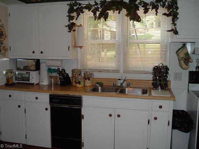 3428 Rolling Road High Point, NC 27265 - Photo 4 of 4 Other.